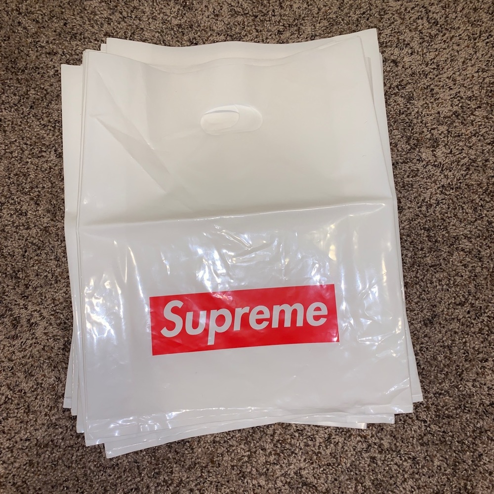 20 Regular size Authentic Supreme Shopping bags